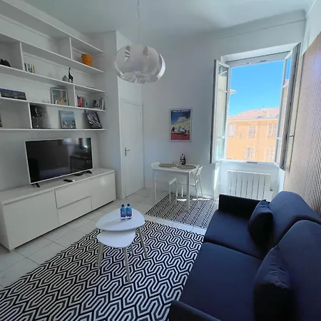 Frontiere Monaco, 2 Pieces, Centre